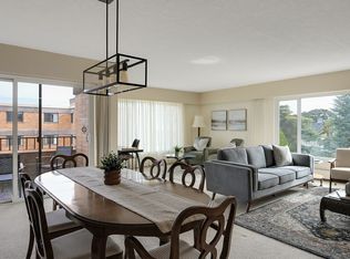 2920 Cook St, Victoria, BC V8T3S7