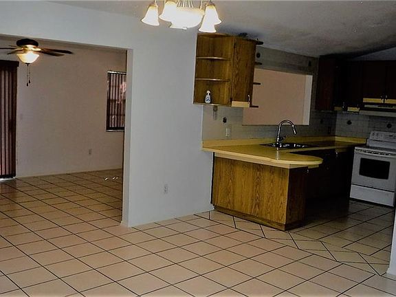 3rd image of 4068 E Sunflower Cir
