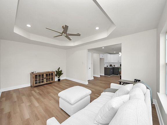 5th image of 1102 Gazin St