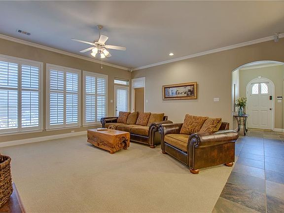 5th image of 2428 Bedford Cir