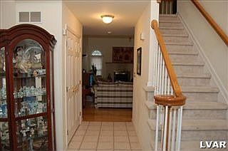 3rd image of 10 Glenfield Ct