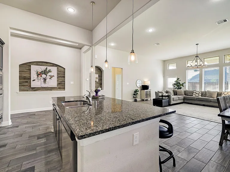 5215 Baroness Ln — Photo 9
