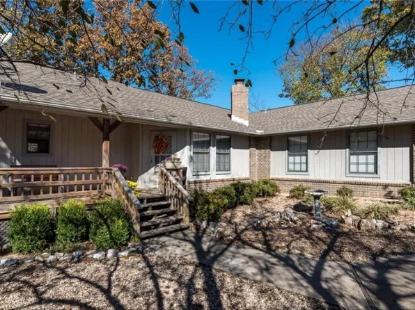 54 Taylor Dr, Bella Vista, AR 72714
