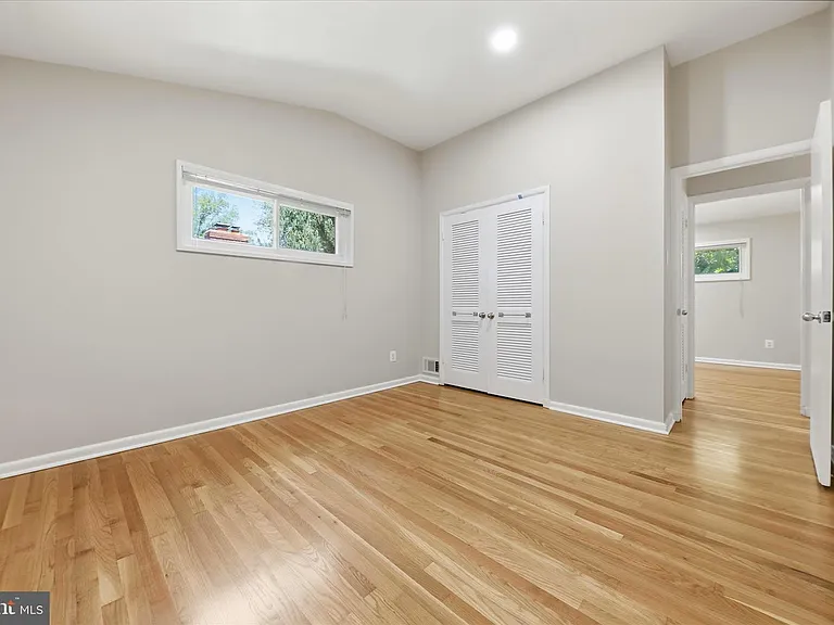 160801 Westmoreland St — Photo 29