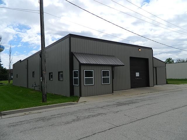 1st image of 140 Wahlgren Ave