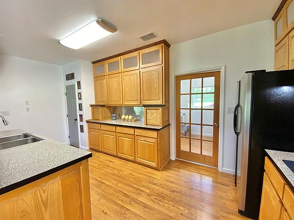 5th image of 8641 Farm Road 69 N