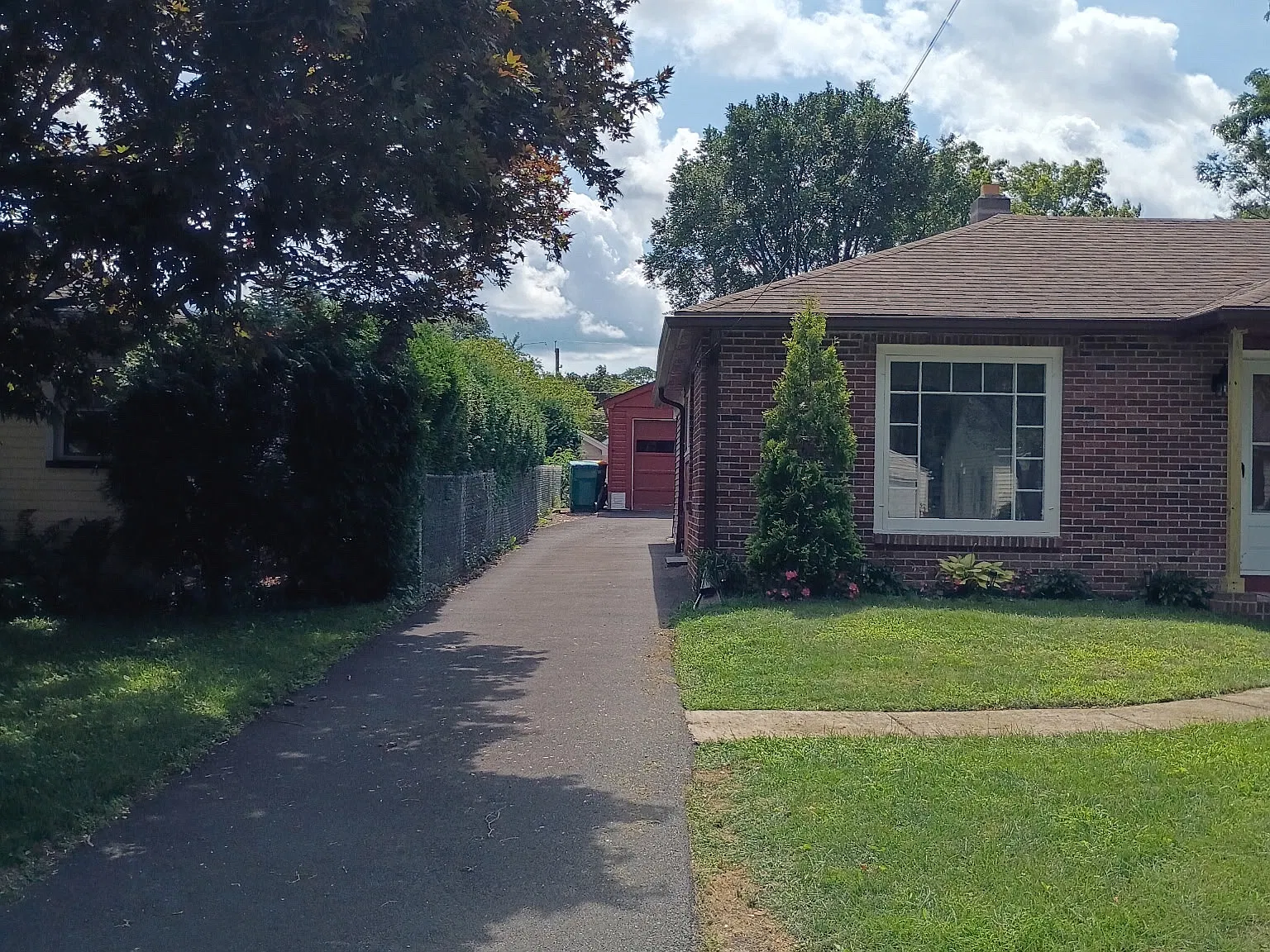 3 bed, 1104 sqft, $2,350 — Photo 3