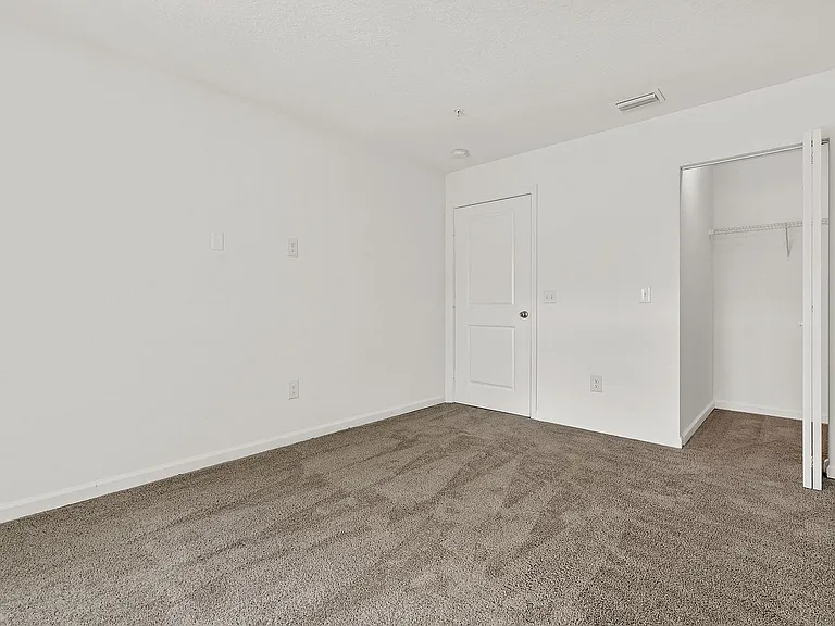 Palm Springs Apartments — Photo 24