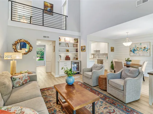 43 Cordillo Pkwy APT 110, Hilton Head Island, SC 29928