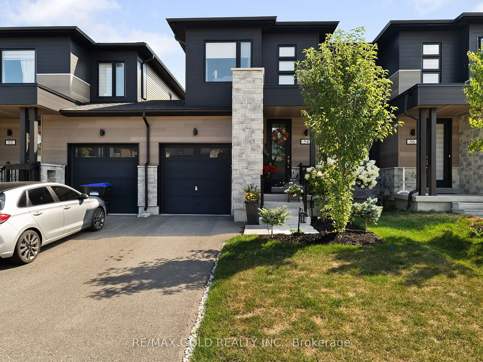 3 bed, $2,500 — Photo 1