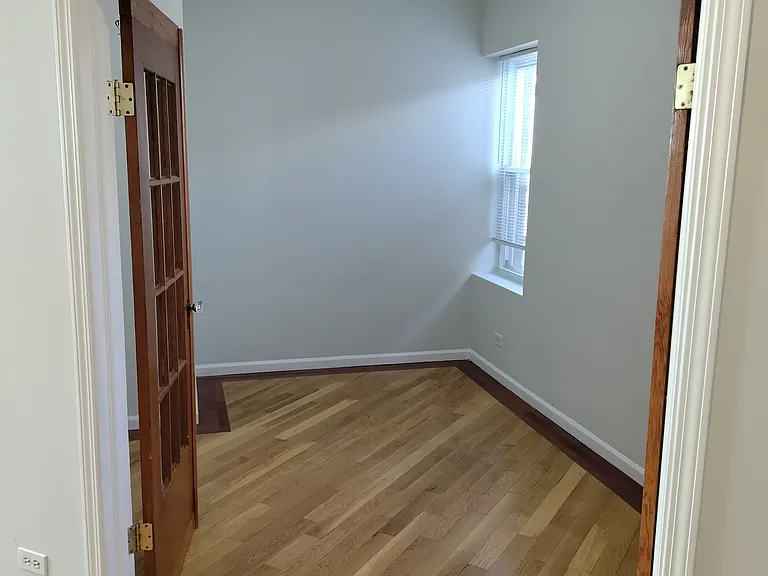 1128 N Winchester Ave #1AR — Photo 5