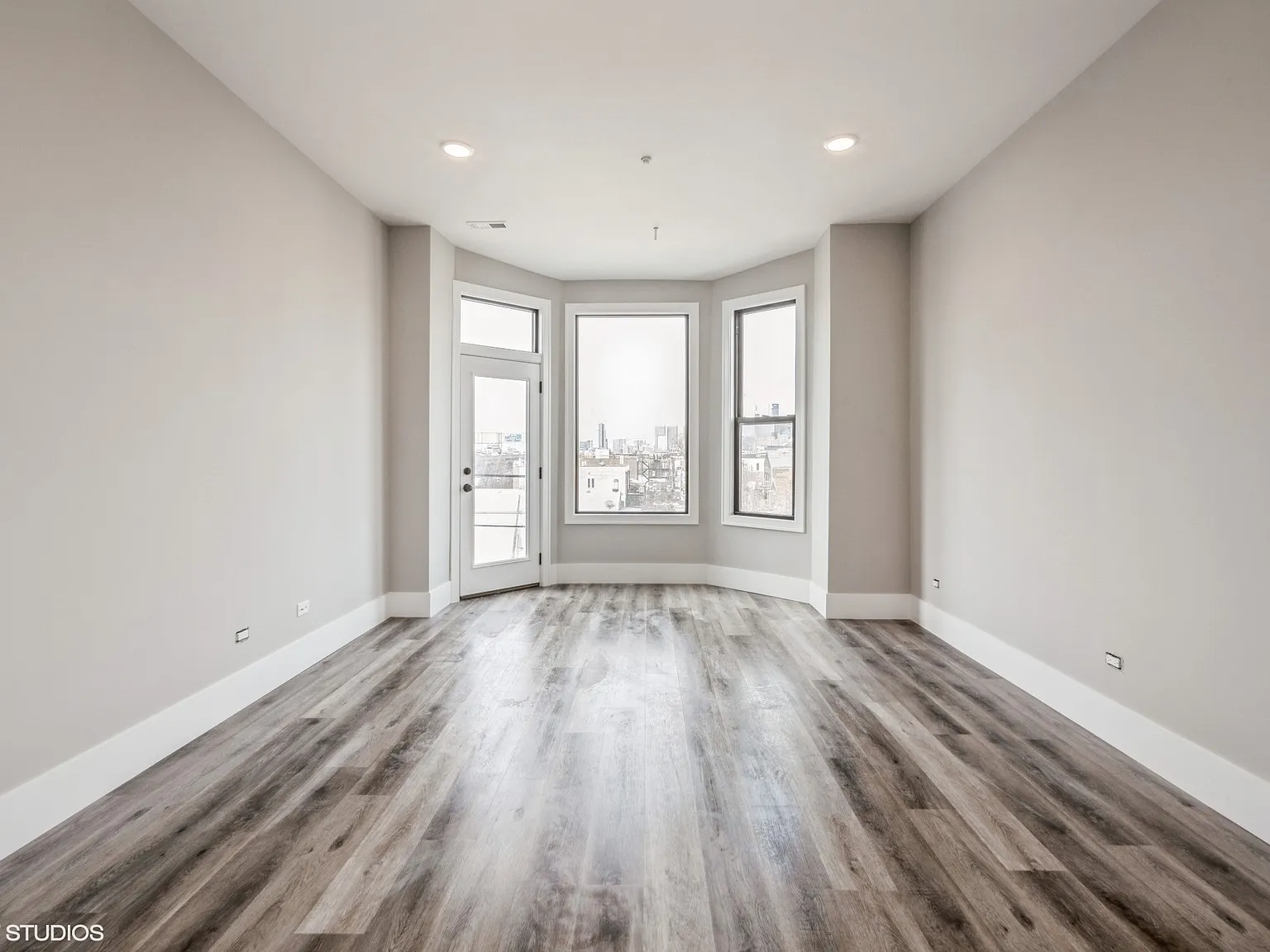 2 bed, $2,500 — Photo 3