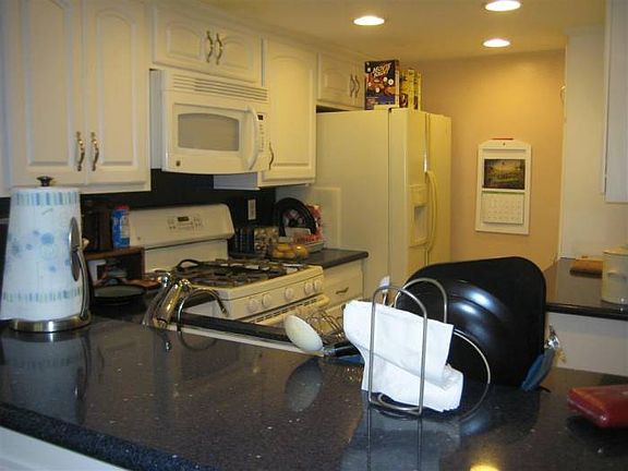 5th image of 962 Green Bay Ct
