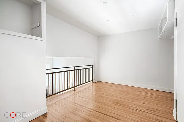 Rented by CORE | media 5