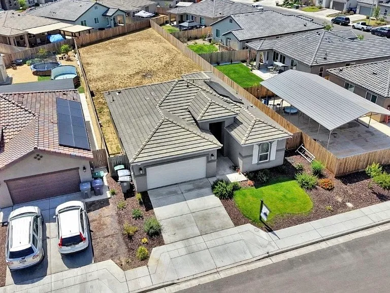 1148 Summit Ct — Photo 1