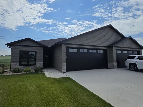 414 N Almond Ave, Brandon, SD