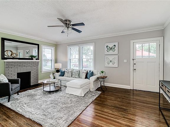 5th image of 941 Lexington St