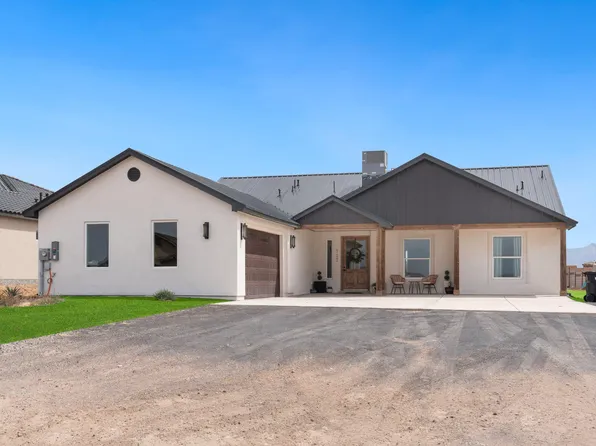 712 2nd St NE, Rio Rancho, NM 87124