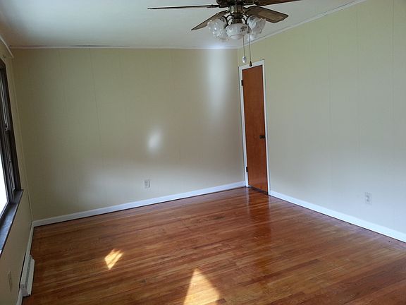 4th image of 3588 Valleywood Dr