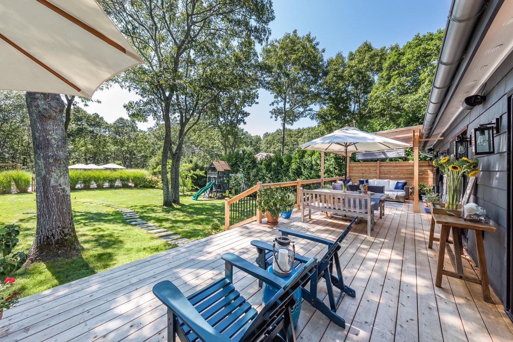expansive back deck