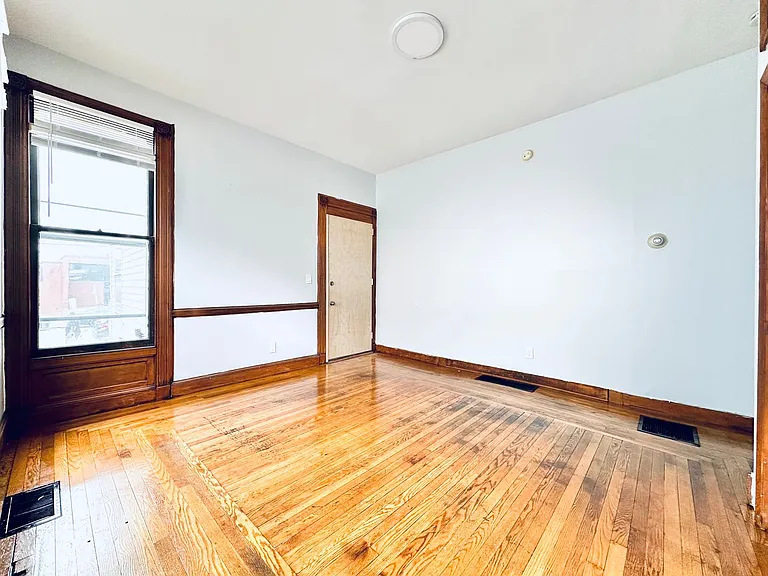 434 George St — Photo 7
