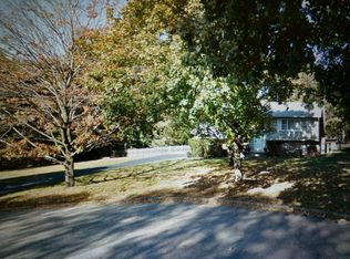 10 Thomas Ct, Monsey, NY 10952