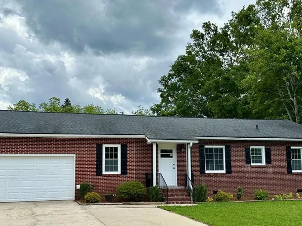 1118 Cornelia Cir, Greenwood, SC 29646