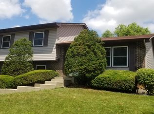 38 W Wrightwood Ave, Glendale Heights, IL 60139