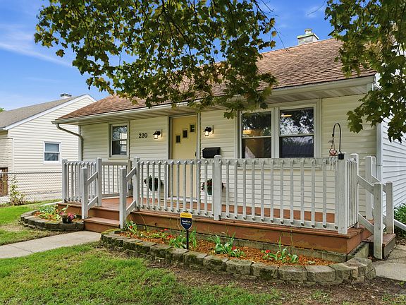 4th image of 220 Park Dr