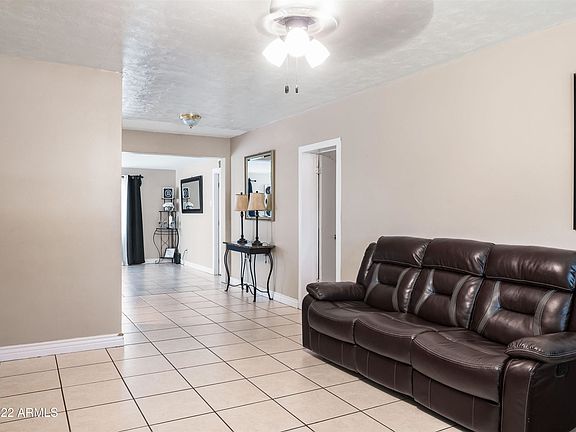 5th image of 2806 W Cavalier Dr