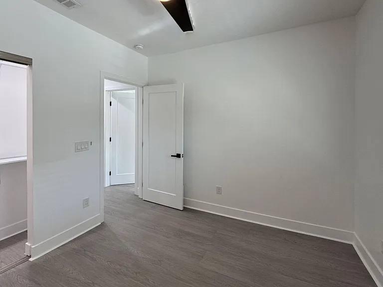 1206 N Alexandria Ave — Photo 17