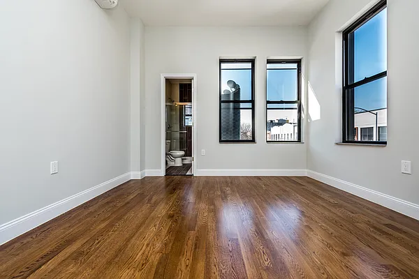 Rented by Nooklyn NYC LLC | media 41