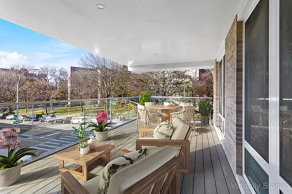 Sold by E Realty International Corp | media 25