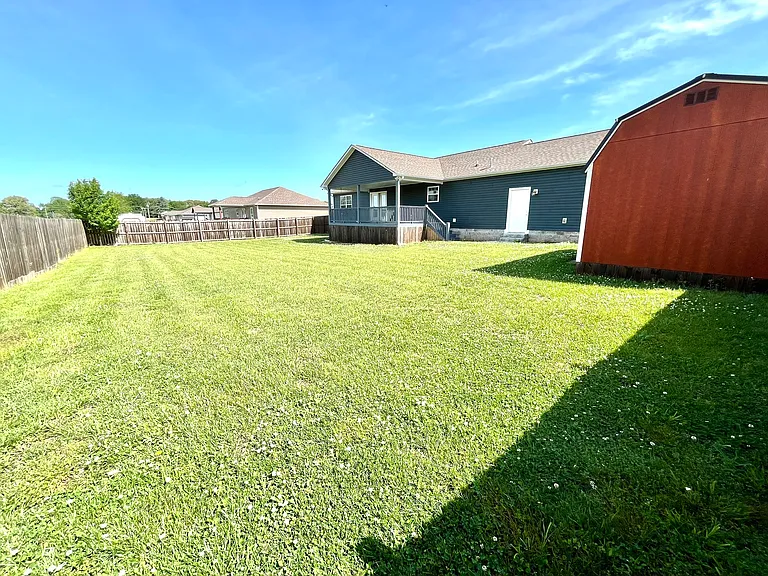 605 Strawberry Dr — Photo 12
