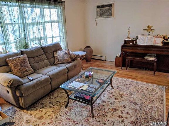 3rd image of 90 Hunnewell Ave