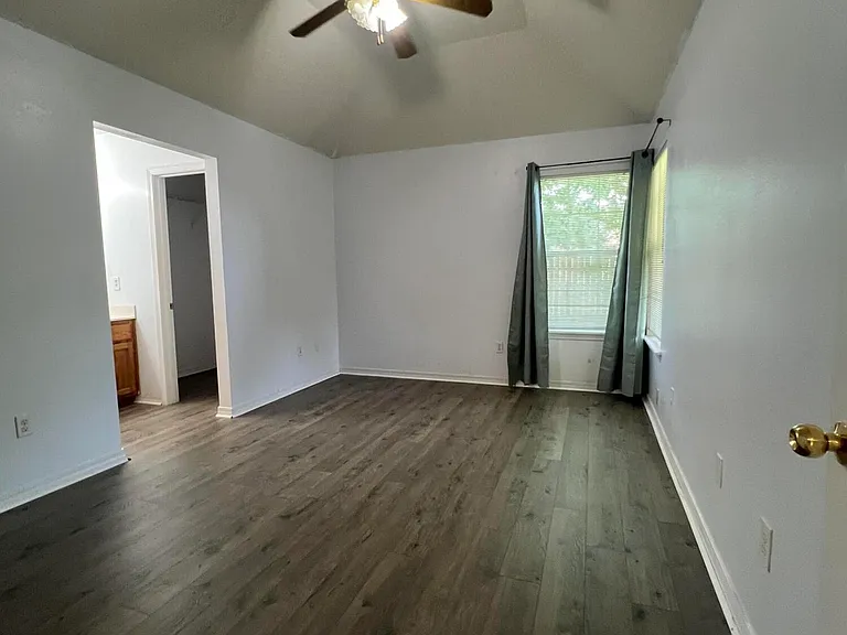 501 Woodward Dr — Photo 11
