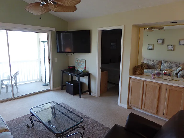 541 White River Dr #16G — Photo 15