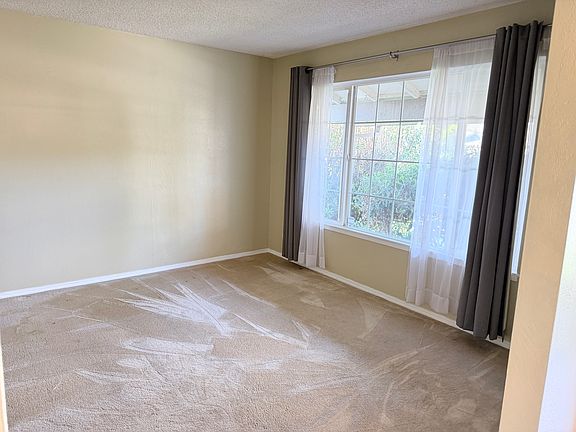 4th image of 3132 Kermath Dr