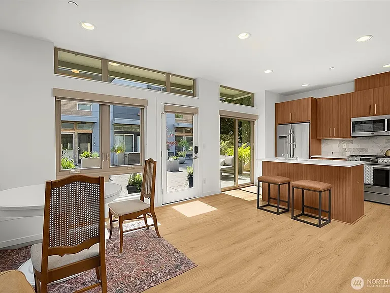 1706B Alki Ave SW — Photo 9