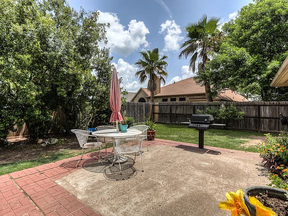 Patio with grill