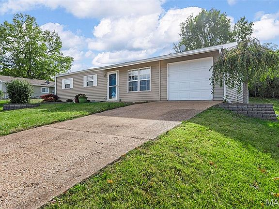 5th image of 302 Heyden Dr