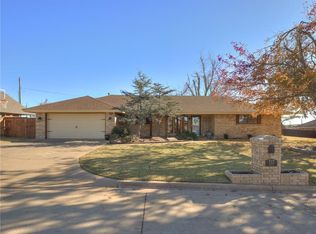 717 Dana Ave, Hinton, OK 73047