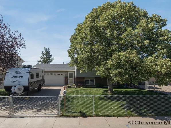 218 Bent Ave, Cheyenne, WY 82007