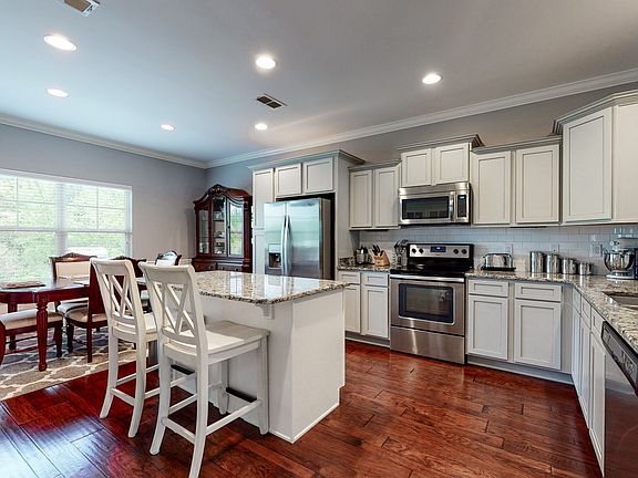 5th image of 5740 Enclave Dr
