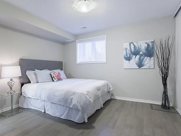 1811 A Frobisher Ln #1819B — Photo 8