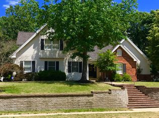554 Shadowridge Dr, Ballwin, MO 63011