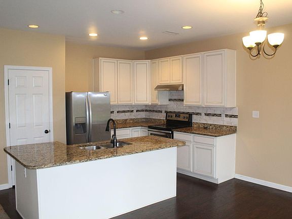 3rd image of 2220 McGregor Ct