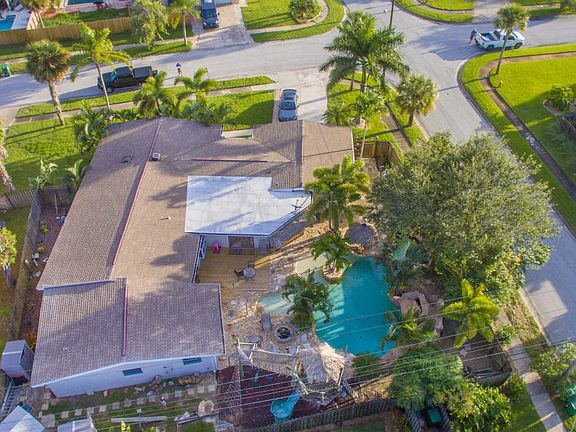 4th image of 296 Carissa Dr
