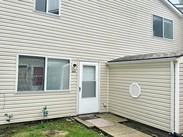 351 Chadwick Pl — Photo 12