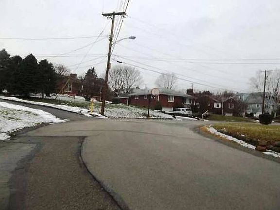 3rd image of 320 Nebraska Dr